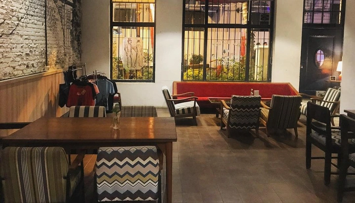 5 restaurant di kota tua jakarta yang sajikan kuliner legendaris