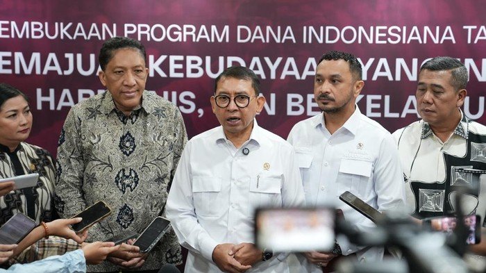 Tradisi lokal sebagai bagian dari sejarah Indonesia yang hidup di tengah masyarakat