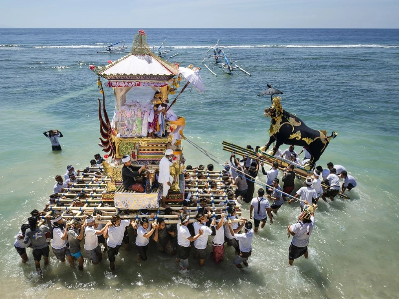 ngaben bali - upacara hindu penuh makna dan filosofi hidup