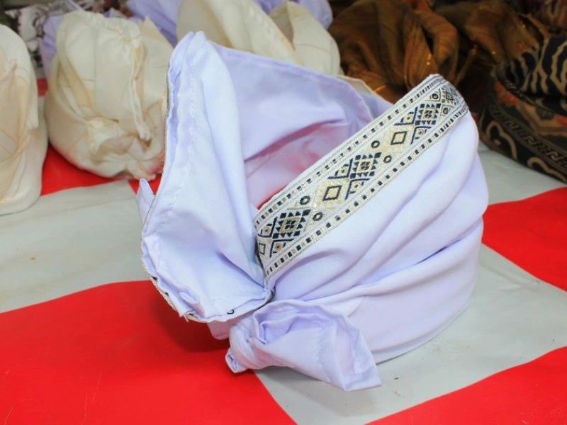 udeng bali - simbol tradisi, kesucian, dan filosofi Leluhur