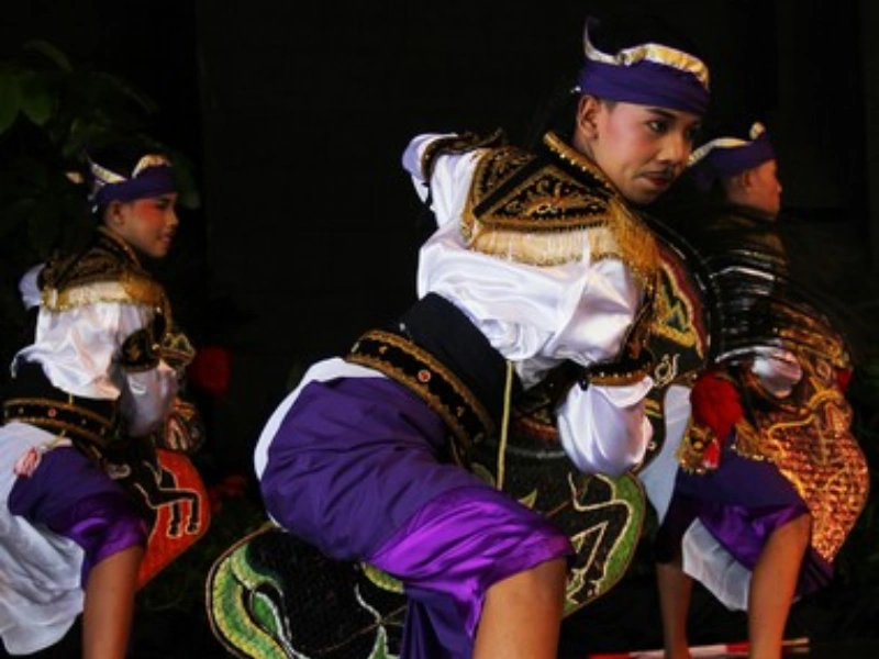 foto 1 - tari ambarang