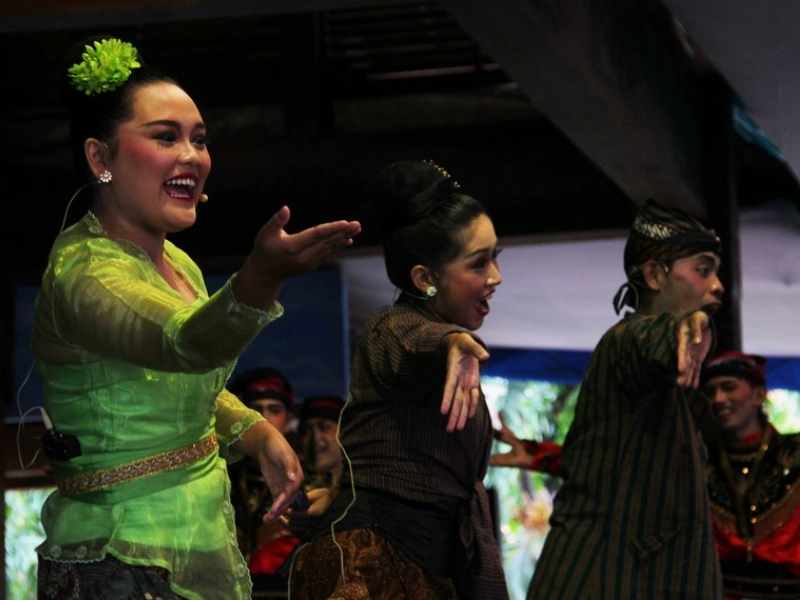 foto 3 - tari ambarang