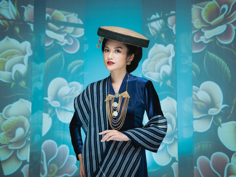 gelung ukel tekuk solo dan caping kalo kudus