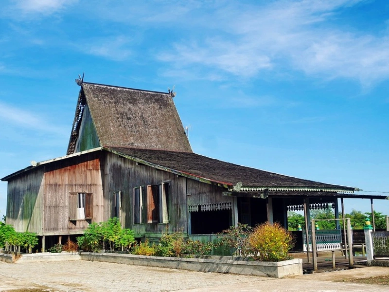 rumah bubungan tinggi