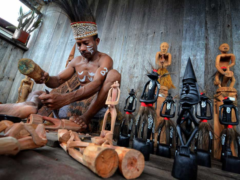 Tradisi Ukiran Suku Asmat