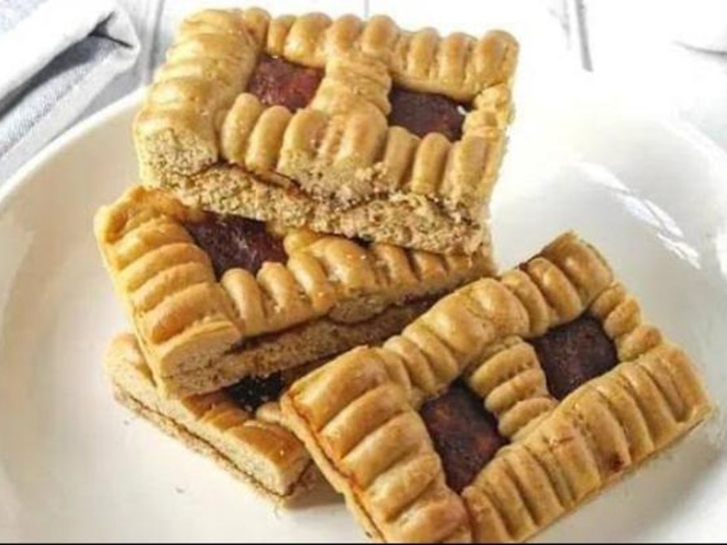 Kue Tat Bengkulu Legendaris