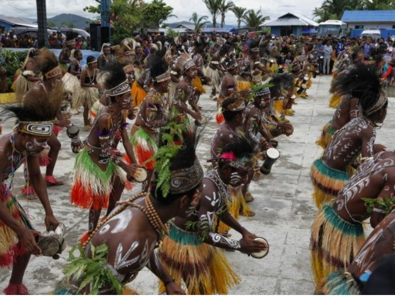 Tari Aluyen Papua