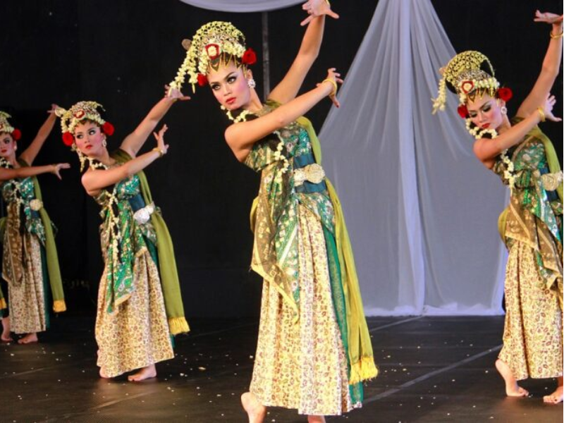 Tari Ketuk Tilu Jawa Barat