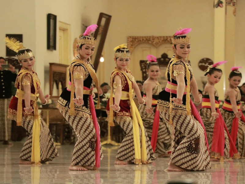 Tari Lulo Sangia Sakral