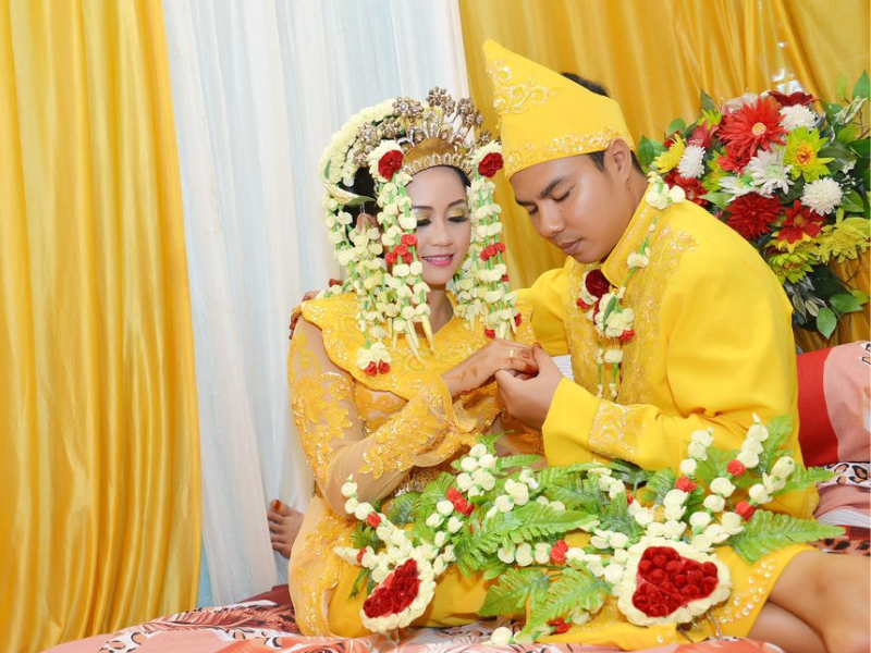 Babaju Kun Galung Pacinan Busana