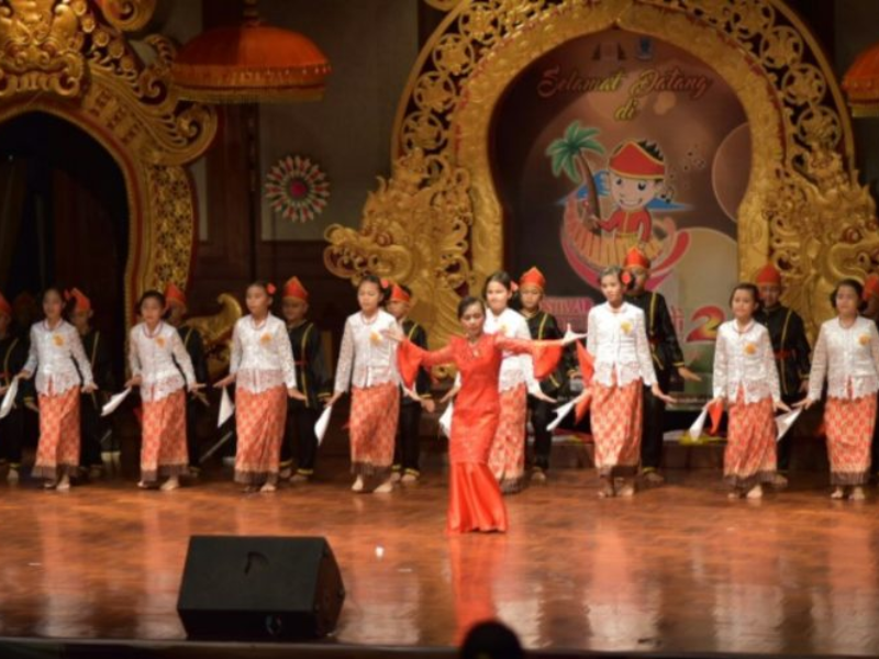 Tari Maengket Minahasa