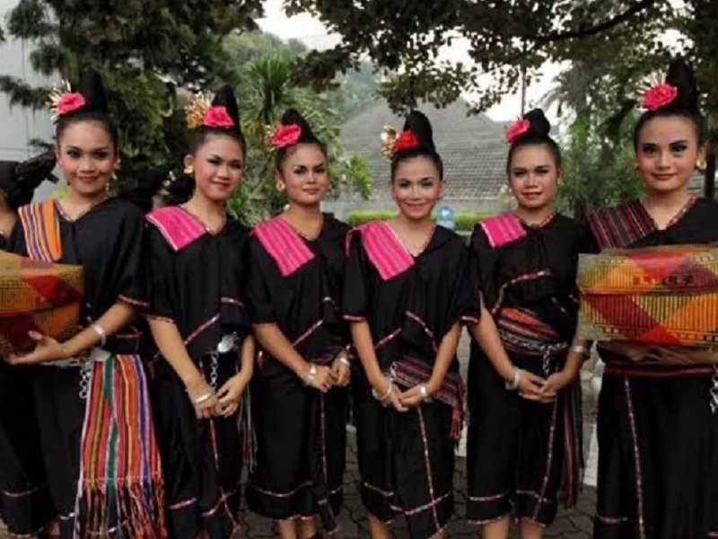 Pakaian Adat Lambung Suku Sasak