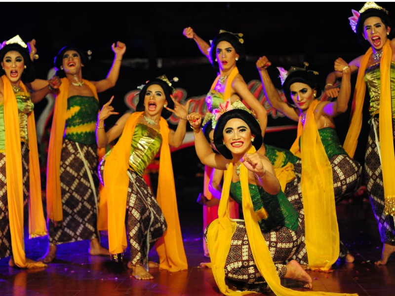 Tari Lengger Lanang Banyumas