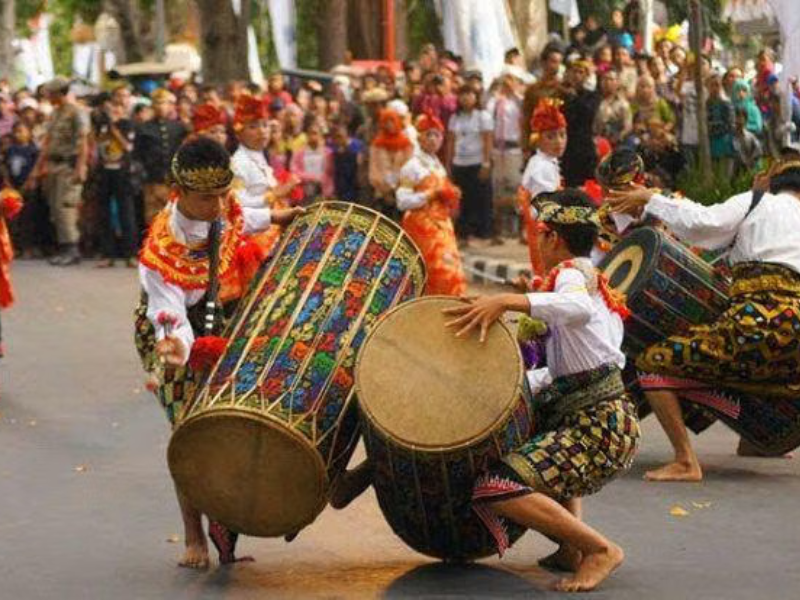 Tari Oncer Khas Lombok