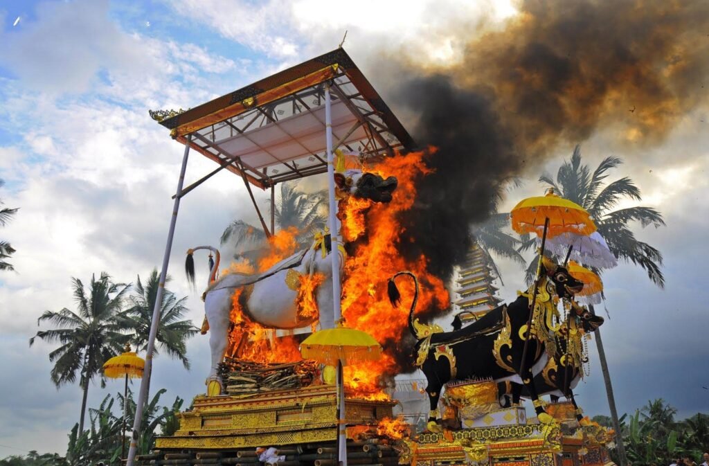 Ngaben Bali: Upacara Kremasi Paling Sakral di Dunia