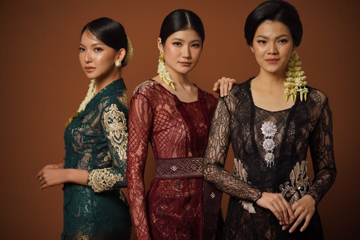 Kebaya Adalah Simbol Elegansi Perempuan Indonesia