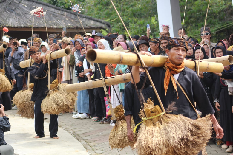 Seren Taun Cisungsang Lebak Banten
