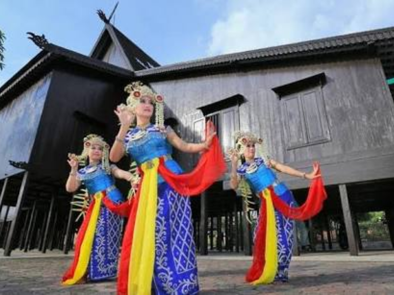 Tari Radap Rahayu Sakral