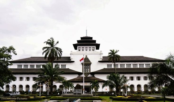 7 Warisan Budaya Tak Benda Kota Bandung yang Masih Lestari hingga Sekarang