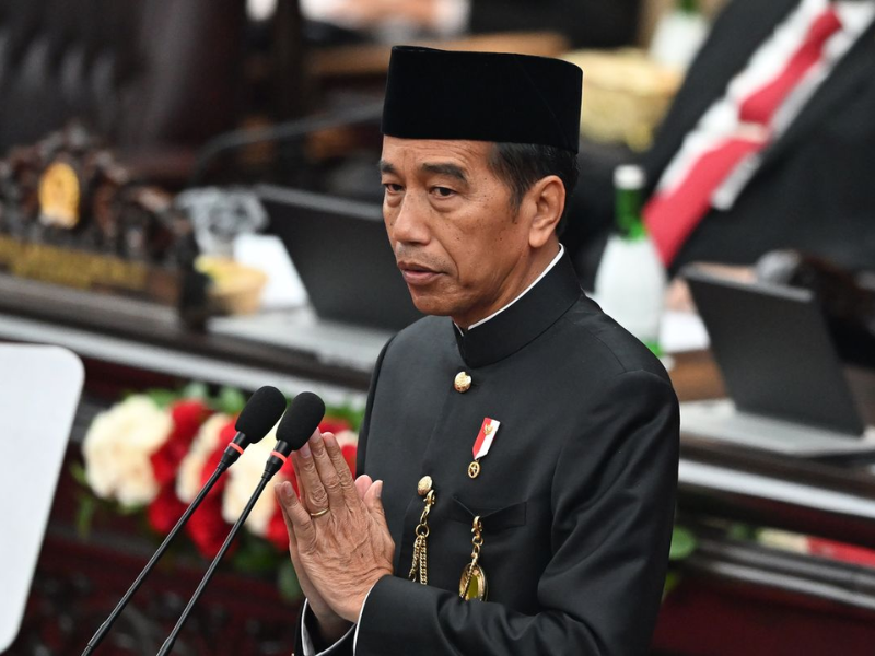 Ujung Serong Betawi Pakaian