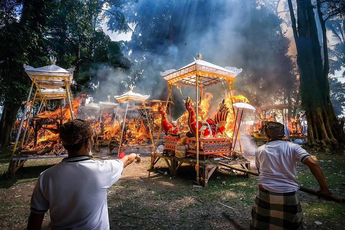 Ngaben Bali: Upacara Kremasi Paling Sakral di Dunia