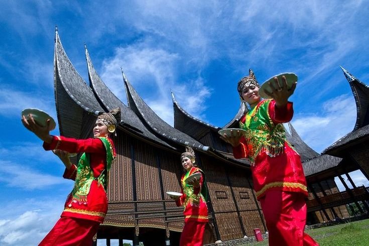 Tari Piring: 3 Rahasia Aksi di Atas Piring yang Bikin Banyak Orang Takjub