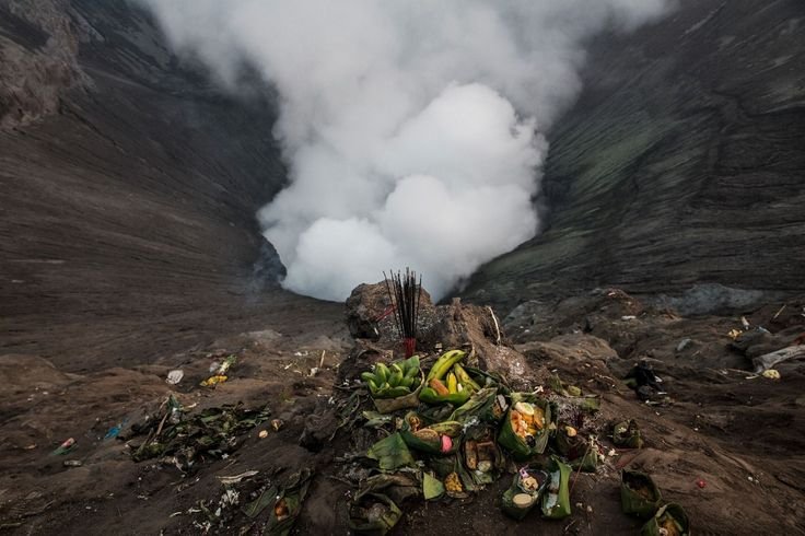 7 Fakta Kasada Bromo Ritual Suku Tengger yang Masih Bertahan