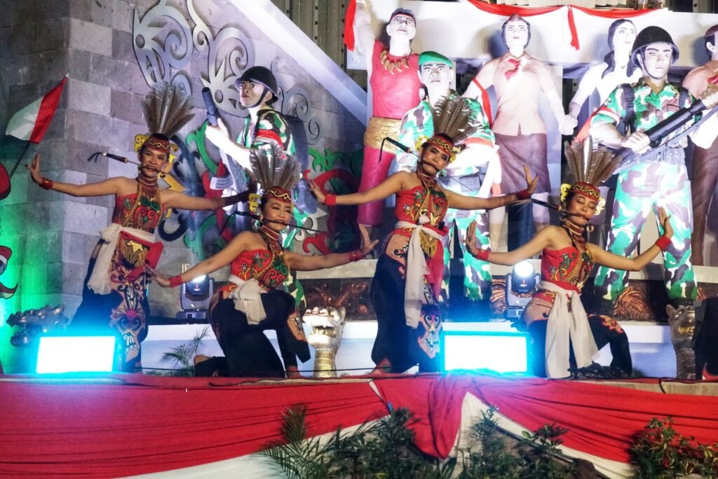 Tari Kinyah Mandau Dayak