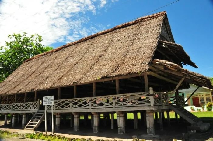 3 Rahasia Rumah Baileo Maluku Pusat Adat yang Masih Sakral