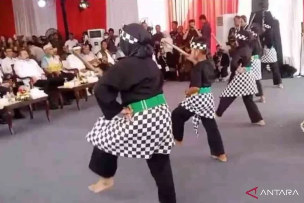 tari ujungan