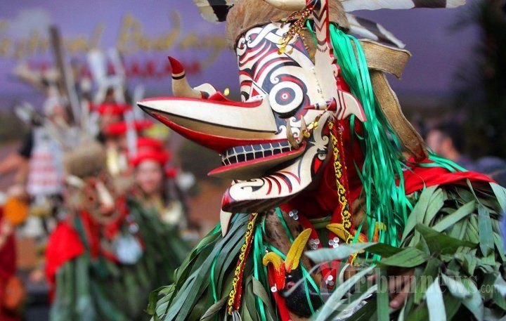 5 Fakta Tari Hudoq Kalimantan Ritual Panen yang Bikin Penasaran