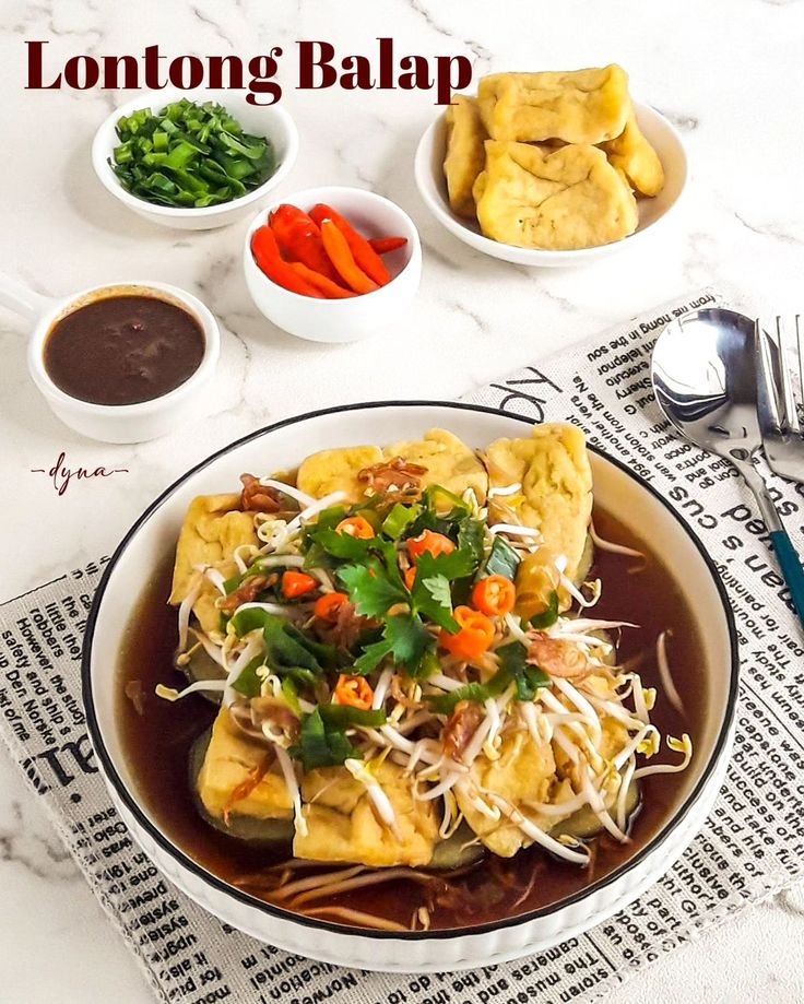 3 Alasan Lontong Balap Kuliner Surabaya Ini Melegenda