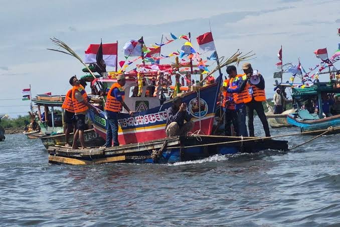 Nadran Cirebon Tradisi Laut Penuh Syukur yang Masih Jadi Perdebatan