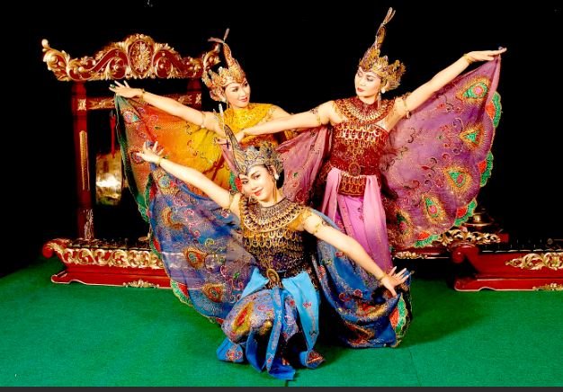 5 Fakta Tari Merak, Tarian Sunda yang Terinspirasi Burung Asli