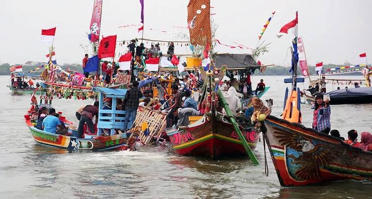 Nadran Cirebon Tradisi Laut Penuh Syukur yang Masih Jadi Perdebatan